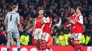 截然不同的 截然不同的